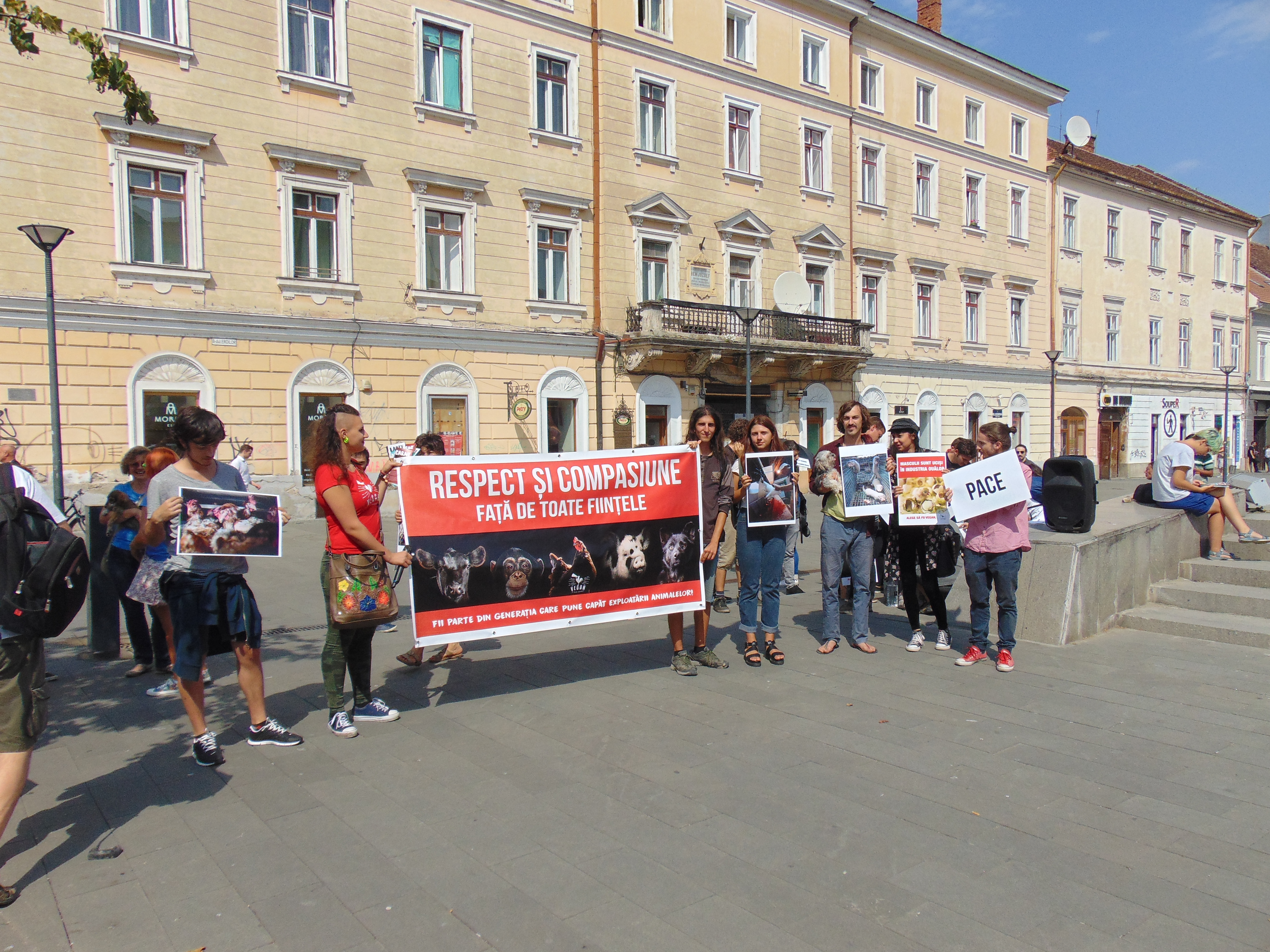 Veganii au confiscat un marș de bun simț dedicat reducerii cruzimii față de animale