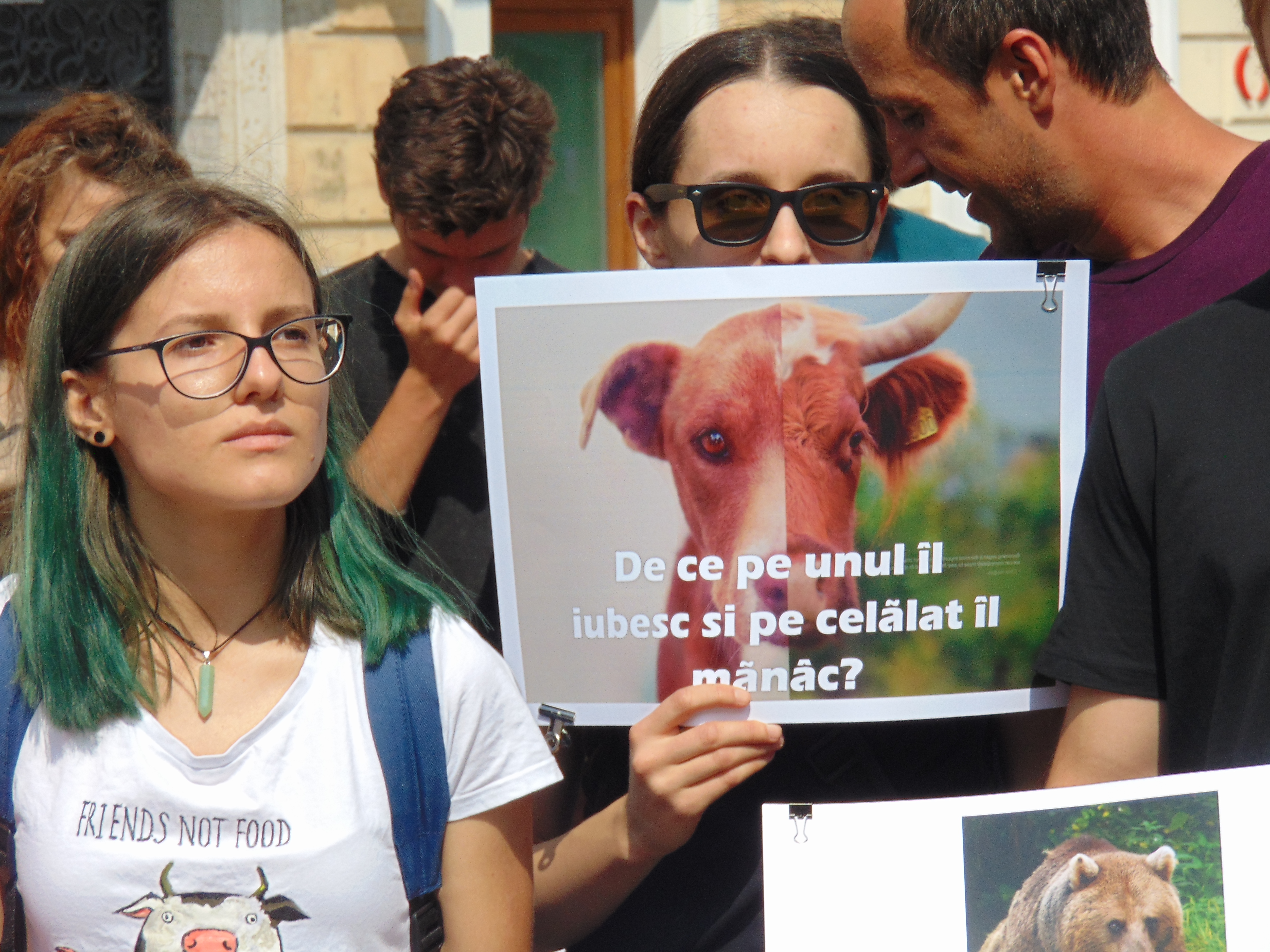 Veganii au confiscat un marș de bun simț dedicat reducerii cruzimii față de animale