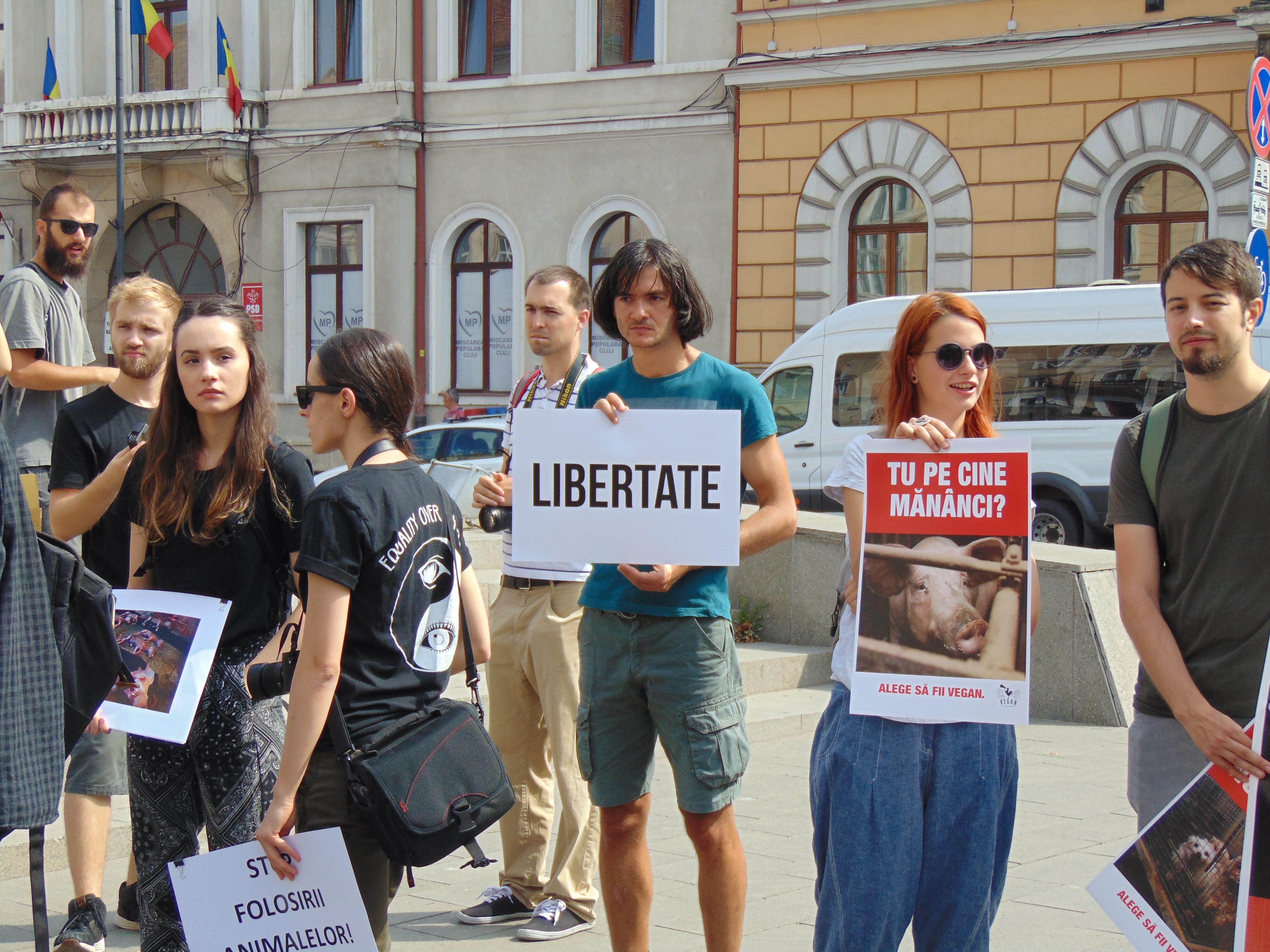 Veganii au confiscat un marș de bun simț dedicat reducerii cruzimii față de animale