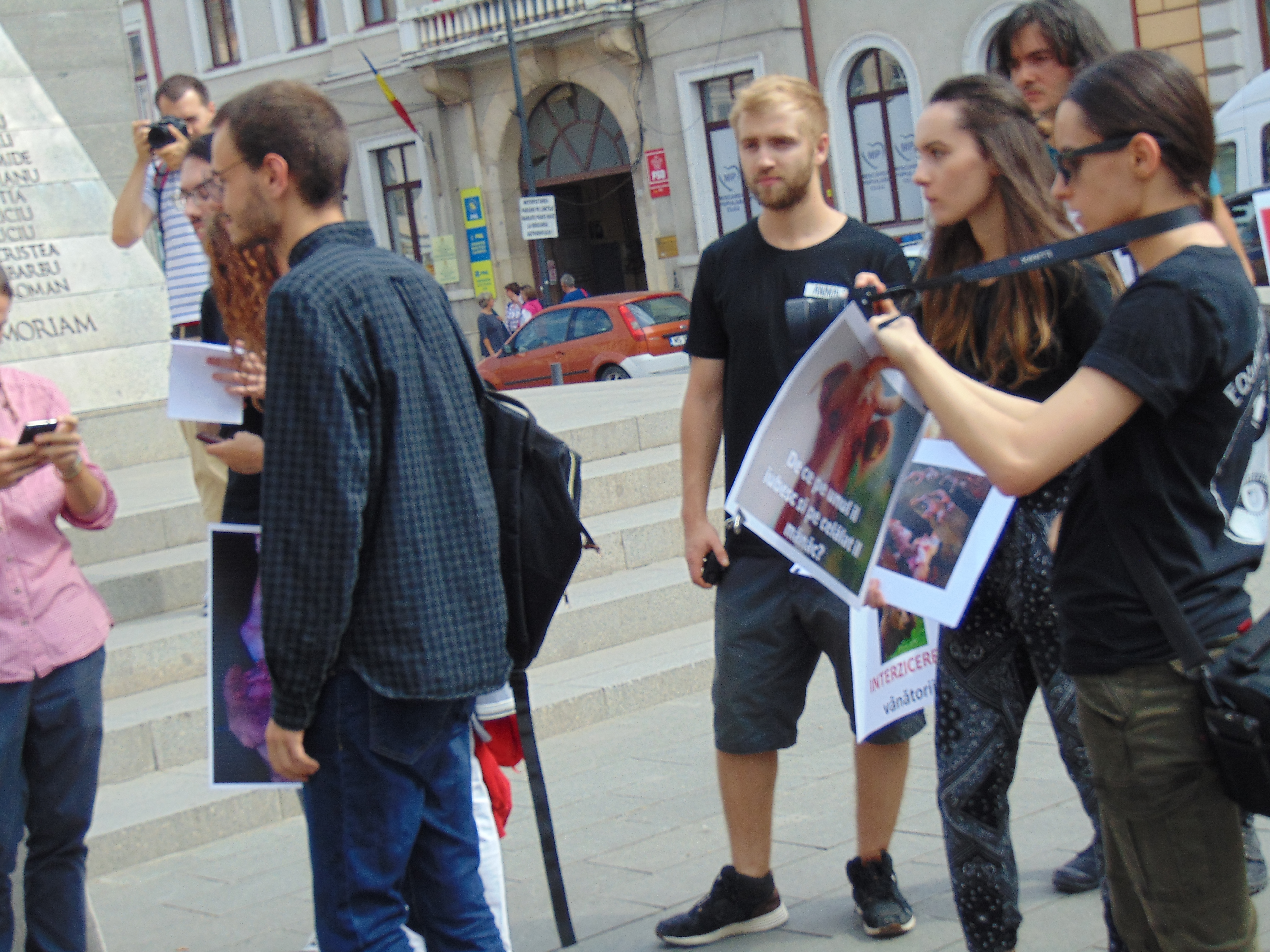 Veganii au confiscat un marș de bun simț dedicat reducerii cruzimii față de animale