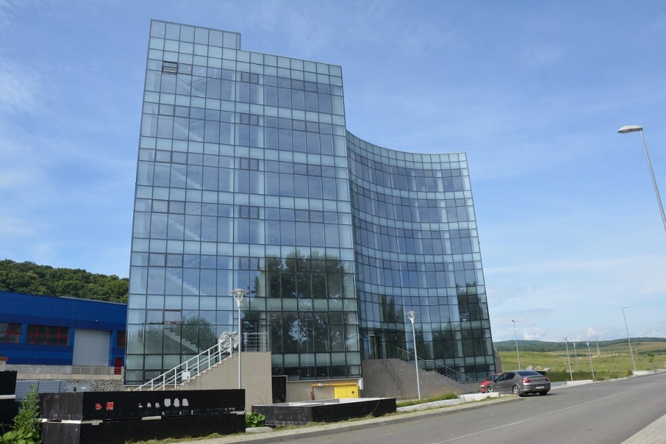 Parcul Industrial Tetarom 1 din Cluj are de azi 2 clădiri și 2 hale noi
