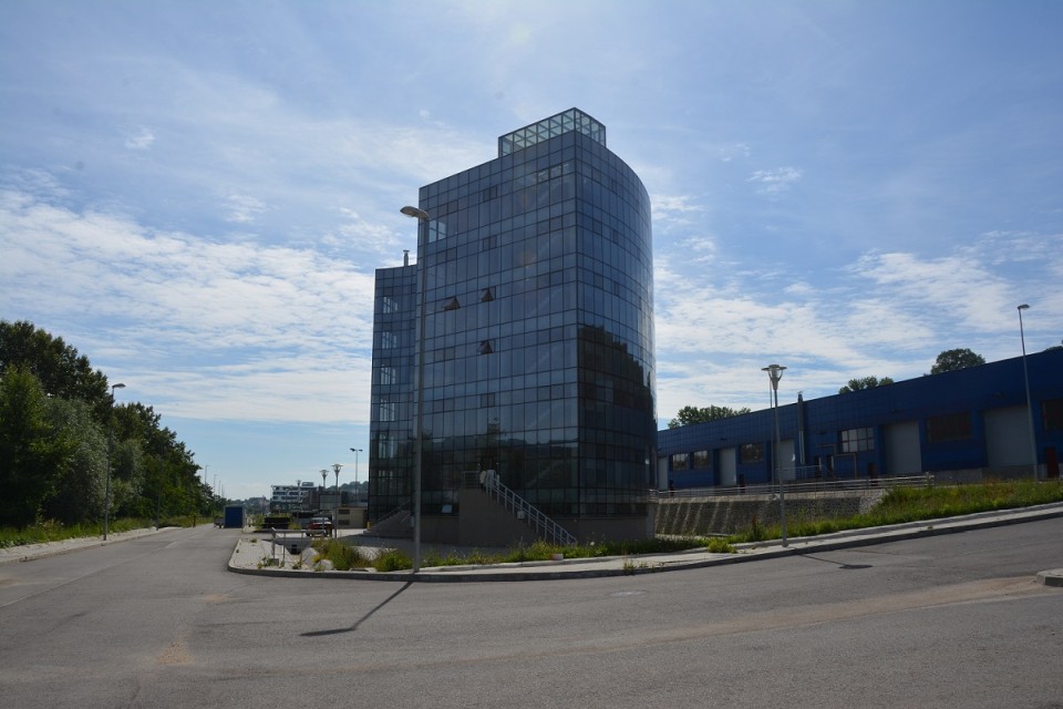 Parcul Industrial Tetarom 1 din Cluj are de azi 2 clădiri și 2 hale noi