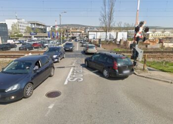 Clujenii vor face coadă să treacă calea ferată la Tăietura Turcului