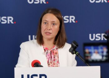 Adriana Cristian, consilieră locală USR, revoltată că, din taxele mărite, plătite de clujeni, vor crește salariile din Primărie