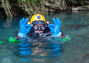 Record național de scufundare într-o peșteră inundată: 129m adâncime