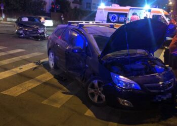 Două mașini s-au ciocnit în Grigorescu