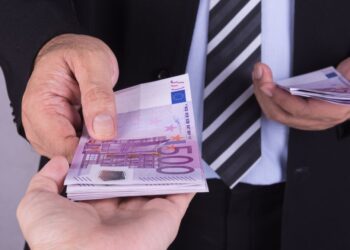 Află cum poți împrumuta până la 5.000 de lei fără adeverință de venit