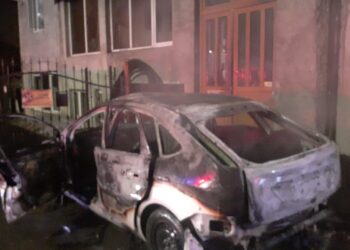Un clujean și-a dat foc în mașină, pe o stradă din Mănăștur